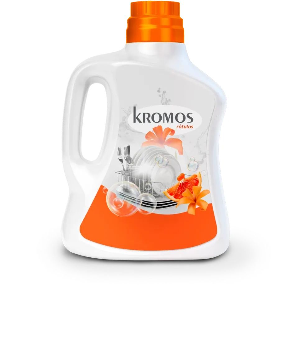Frascos de produtos de limpeza com rótulos adesivos